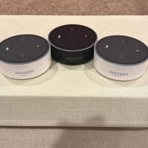 3 Amazon Dots - Picture 1 of 4